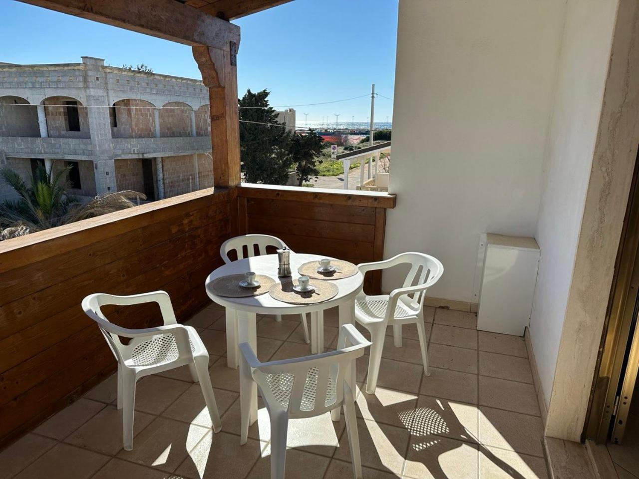 Appartamenti Al Mare Torre Pali By Ionian Travel エクステリア 写真